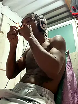 Larry-n-clouds online show from November 23, 2025, 3:17 am