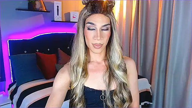 camila hootie online show from December 28, 2024, 3:04 am