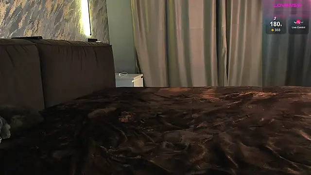 laflamebella online show from February 25, 2026, 3:54 pm