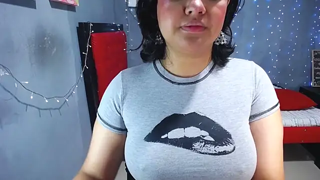 Sweettei online show from April 14, 2026, 11:16 am