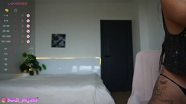 Sola LI online show from October 24, 2025, 3:14 am