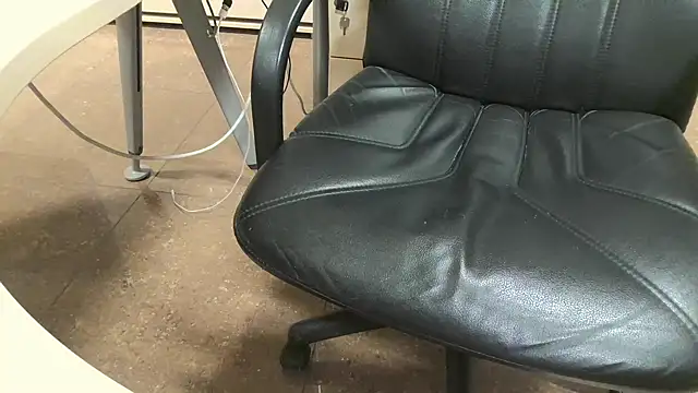 alessandroman2114 online show from November 14, 2025, 5:44 pm