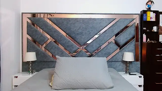 KarlaTesg online show from October 23, 2025, 9:41 am