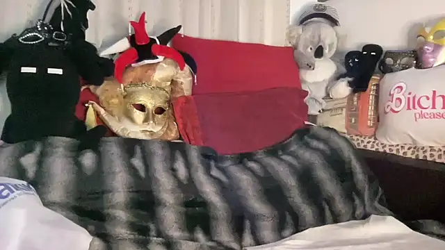 EroticVenetian online show from November 3, 2025, 6:47 am