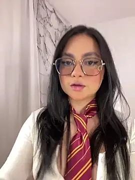 Snapshot of montmariana chatting on October 15, 2025, 12:44 am montmariana online show from October 15, 2025, 12:44 am