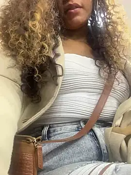 ashley Tompson1 online show from February 17, 2025, 11:42 pm