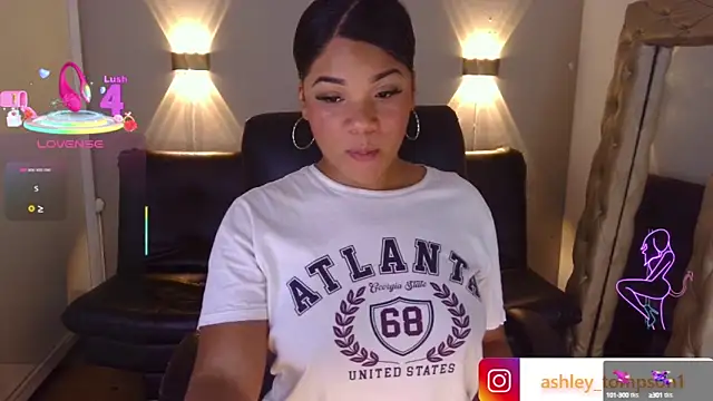 ashley Tompson1 online show from March 17, 2025, 7:26 pm