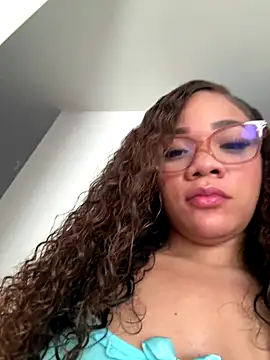 ashley Tompson1 online show from September 19, 2025, 12:28 pm