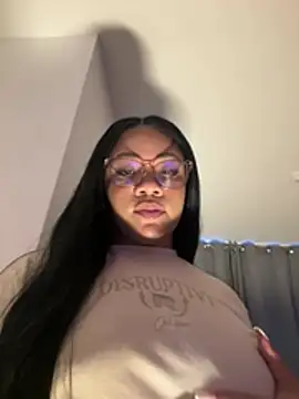 ashley Tompson1 online show from February 16, 2026, 11:28 am