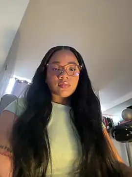 ashley Tompson1 online show from March 5, 2026, 11:50 am