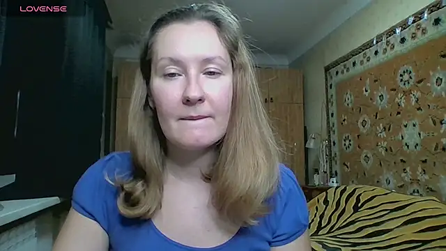 AnnaXLovers online show from October 28, 2025, 3:25 pm