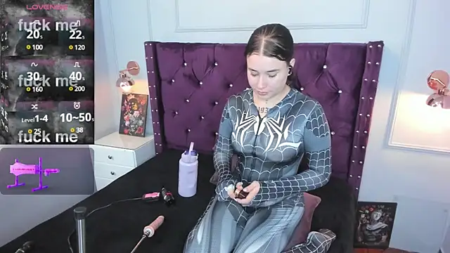 Danee 19  online show from December 27, 2024, 12:34 pm