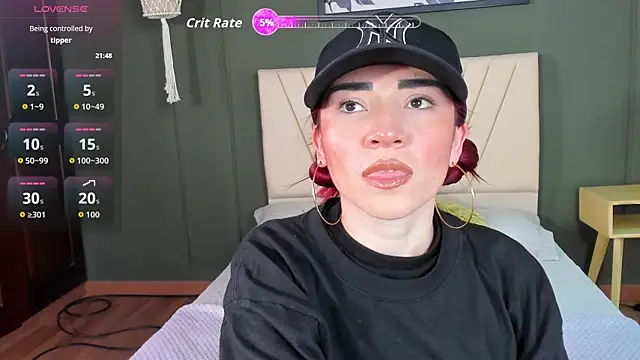 LILA ELLIOT online show from February 9, 2026, 7:51 pm