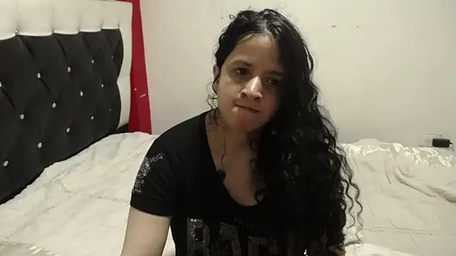 Katty Bones online show from October 21, 2025, 4:13 am