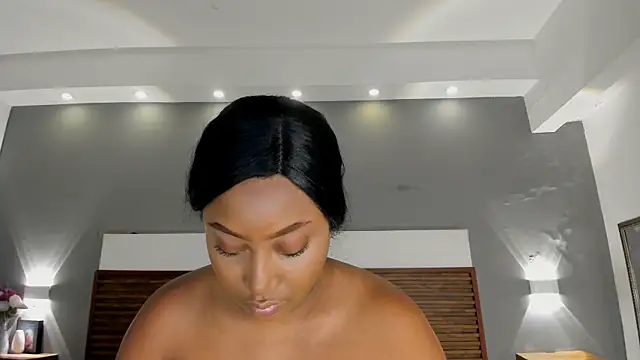 Adelehottman online show from December 18, 2025, 12:11 pm