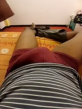 alanjoyoo online show from November 30, 2025, 4:44 pm