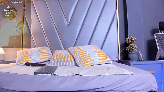 BrendaAdams  online show from February 28, 2026, 10:38 am