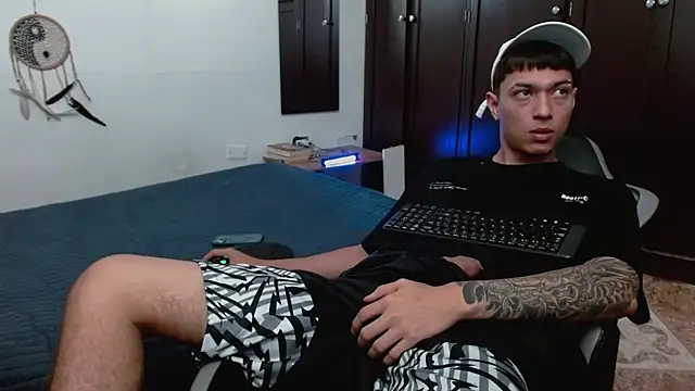 aaron blug online show from December 20, 2025, 4:14 pm