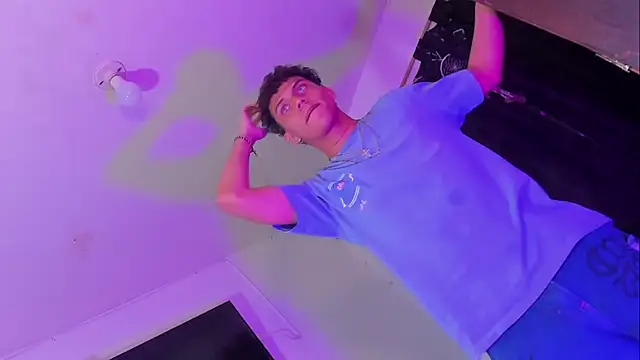 Snapshot of visaelX chatting on December 14, 2024, 11:07 am visaelX online show from December 14, 2024, 11:07 am