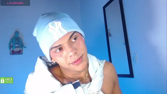 Snapshot of visaelX chatting on March 17, 2025, 8:51 am visaelX online show from March 17, 2025, 8:51 am