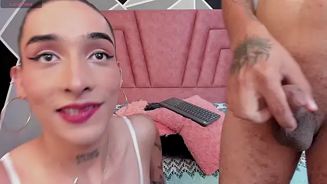 Derek and Skarlet online show from February 5, 2025, 6:48 pm