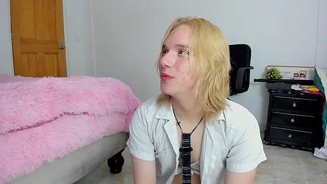 Snapshot of _Little_angel69 chatting on January 21, 2025, 2:26 pm  Little angel69 online show from January 21, 2025, 2:26 pm