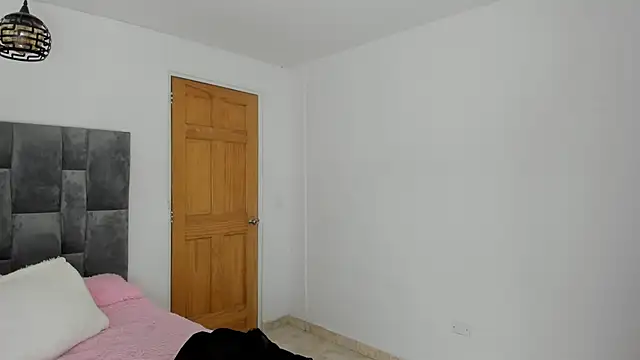 Snapshot of _Little_angel69 chatting on February 18, 2025, 12:37 am  Little angel69 online show from February 18, 2025, 12:37 am