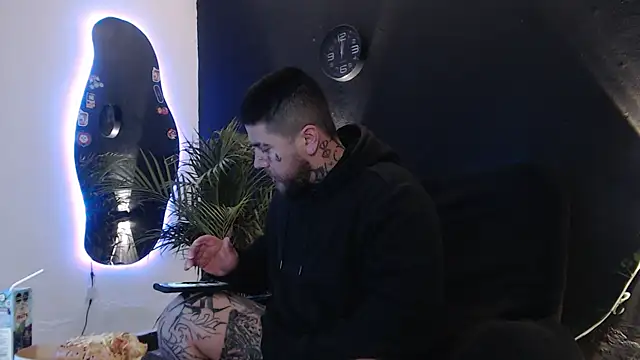 Ash gusbig online show from March 19, 2025, 2:05 am