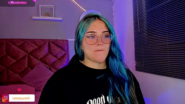 cattaleya    online show from January 17, 2025, 4:17 am