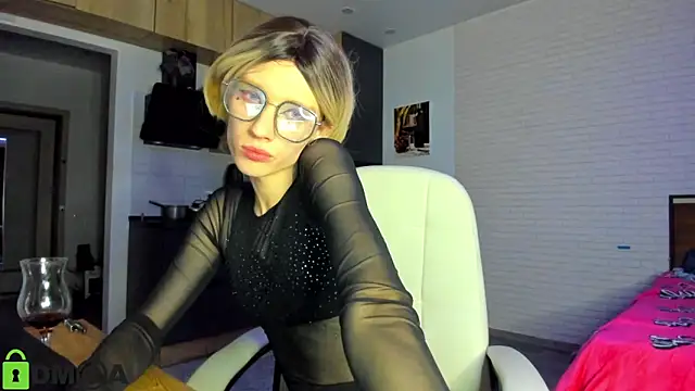  Alice Kitty online show from October 26, 2025, 3:18 pm