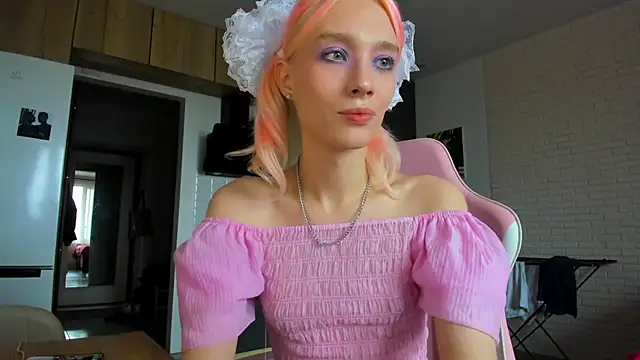 Snapshot of _Alice_Kitty chatting on July 8, 2026, 8:19 am Alice Kitty online show from July 8, 2026, 8:19 am