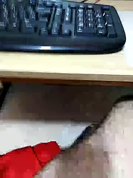 Snapshot of andrew_co chatting on October 26, 2025, 9:15 am andrew co online show from October 26, 2025, 9:15 am