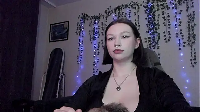 Snapshot of Emmy_m00n chatting on December 2, 2024, 12:51 pm Emmy m00n online show from December 2, 2024, 12:51 pm