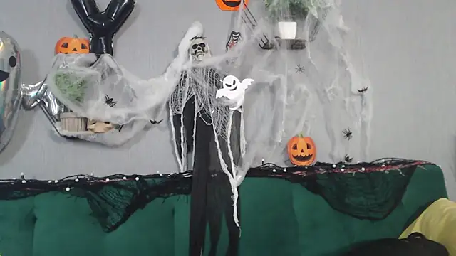 IzabelllNoir online show from October 29, 2025, 6:37 am