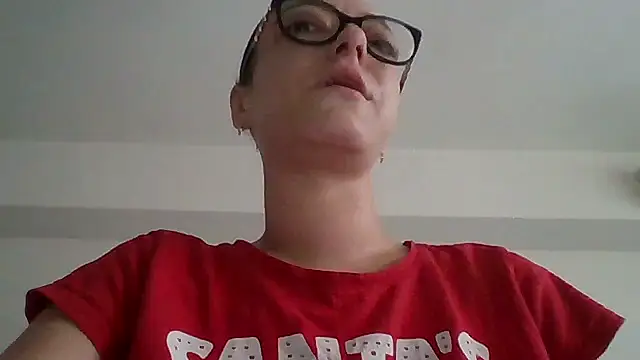 Snapshot of IzabelllNoir chatting on June 11, 2026, 9:18 am IzabelllNoir online show from June 11, 2026, 9:18 am