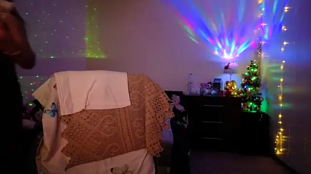 YourDreamLoverr online show from December 17, 2025, 12:27 am