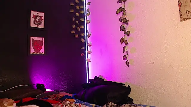 niakat  online show from March 11, 2026, 1:33 am