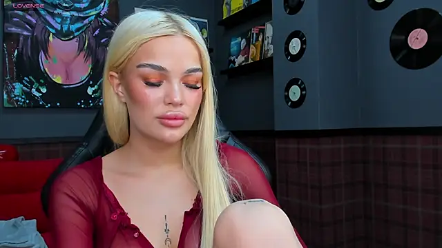 Snapshot of Angel_Sapphire_ chatting on March 12, 2025, 9:55 am Angel Sapphire online show from March 12, 2025, 9:55 am