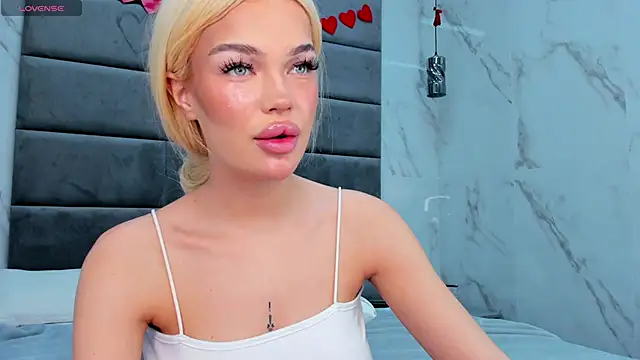 Snapshot of Angel_Sapphire_ chatting on March 19, 2025, 8:45 am Angel Sapphire online show from March 19, 2025, 8:45 am