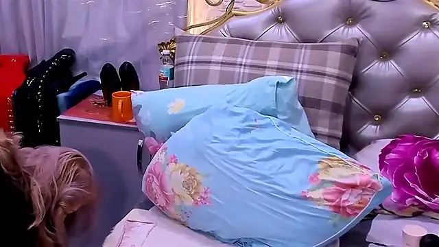 Hornystepmom29 online show from October 8, 2025, 4:10 am