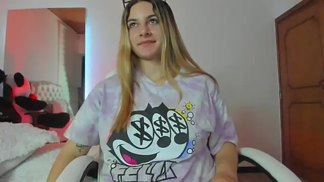 AtheneaRossi online show from February 25, 2025, 12:03 am