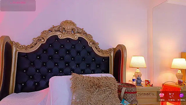 Snapshot of AdelinaVans chatting on March 10, 2026, 11:26 am AdelinaVans online show from March 10, 2026, 11:26 am