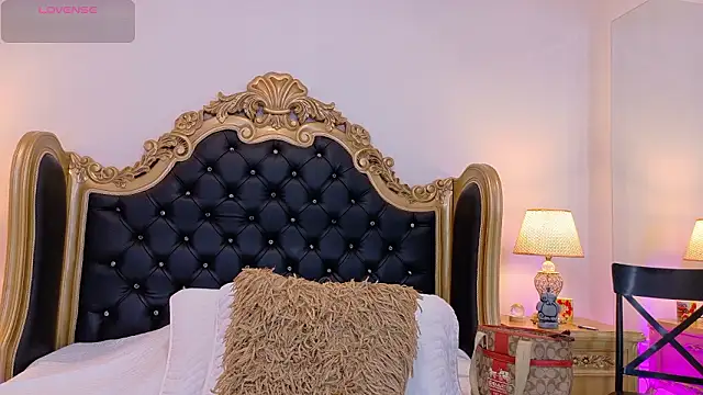 Snapshot of AdelinaVans chatting on March 16, 2026, 11:36 am AdelinaVans online show from March 16, 2026, 11:36 am