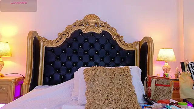 Snapshot of AdelinaVans chatting on March 18, 2026, 11:02 am AdelinaVans online show from March 18, 2026, 11:02 am