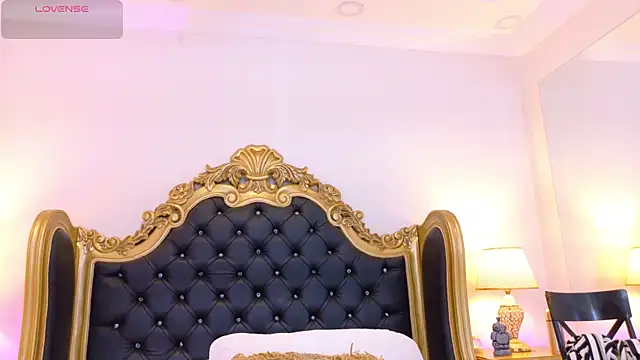 Snapshot of AdelinaVans chatting on April 11, 2026, 11:25 am AdelinaVans online show from April 11, 2026, 11:25 am