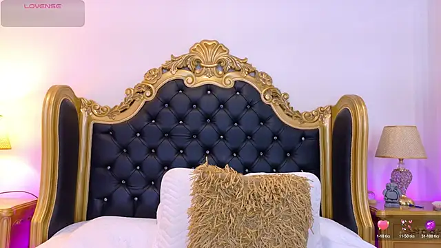 Snapshot of AdelinaVans chatting on April 14, 2026, 11:27 am AdelinaVans online show from April 14, 2026, 11:27 am