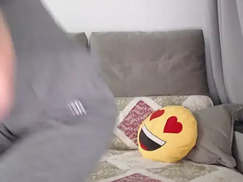  JustmeHere  online show from October 23, 2025, 7:07 am