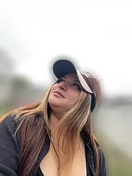 SweetPaige  online show from April 16, 2026, 1:56 pm