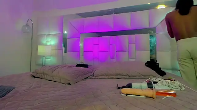 naomy  xx online show from March 19, 2025, 7:27 pm