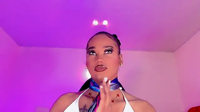 naomy  xx online show from November 12, 2025, 3:18 am